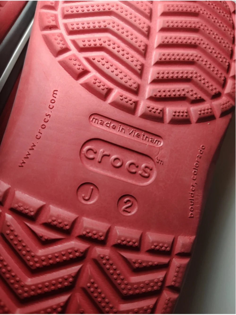 Crocs Kids Classic Clogs J2 Red Youth Slip On Comfort Shoes Lightweight Unisex